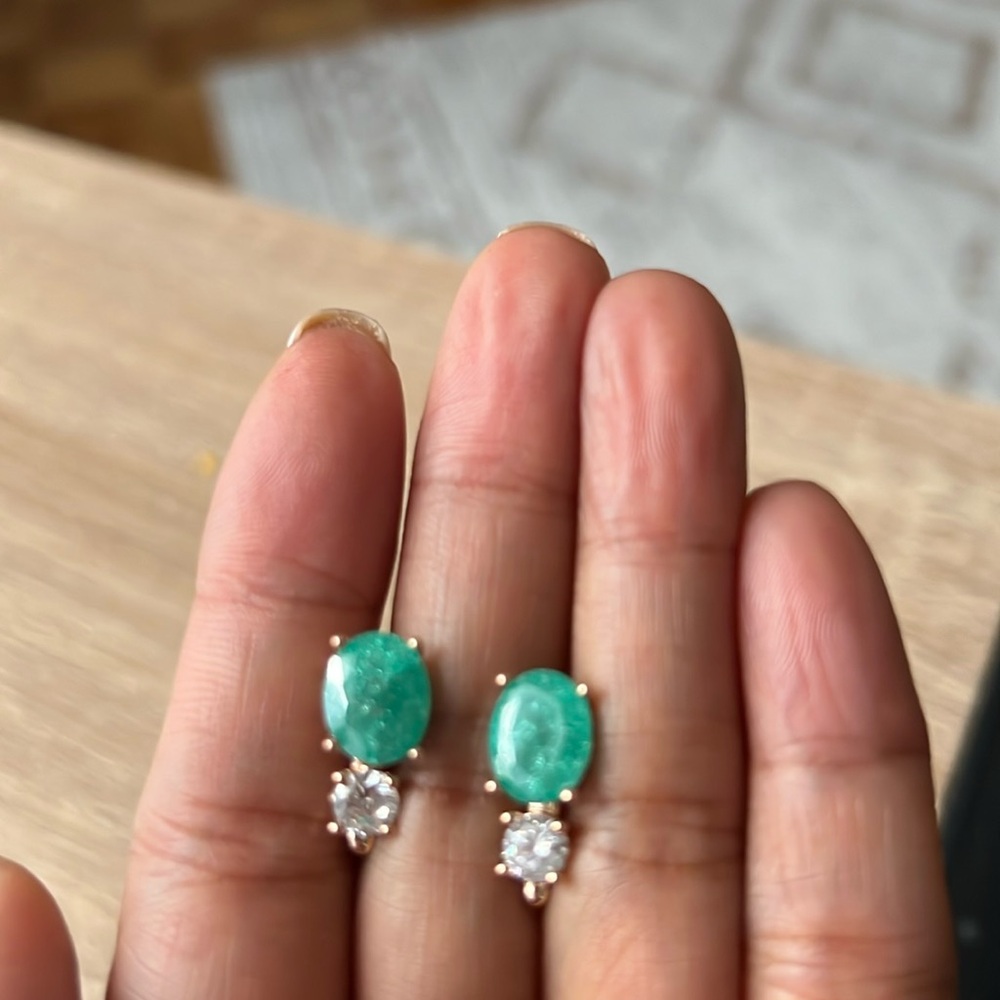 Pair of earrings
